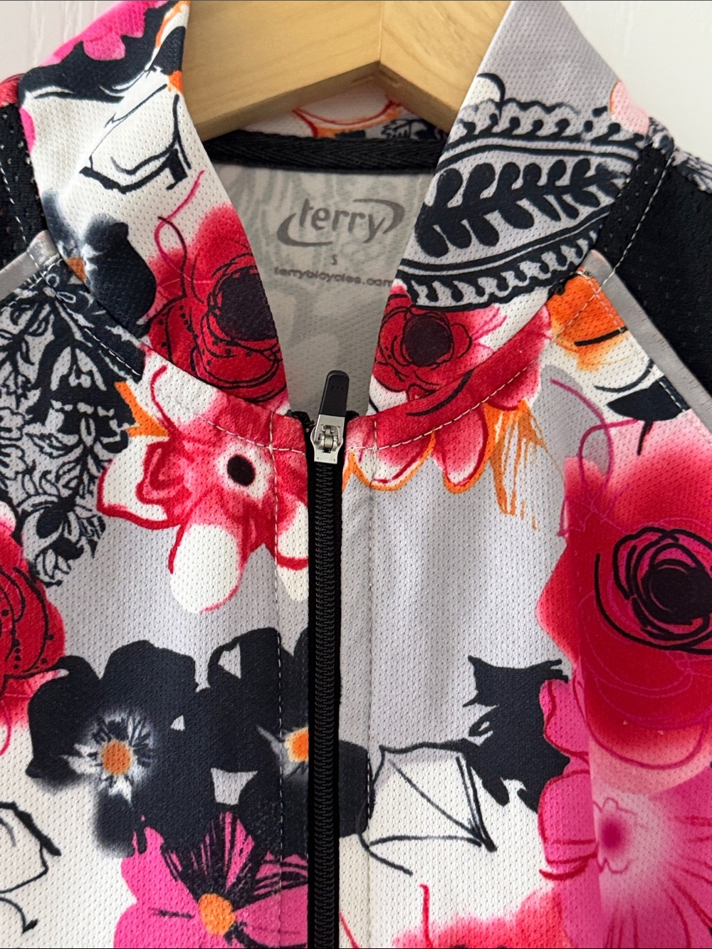 Terry Bicycles floral print cycling jersey, half-zip closure Size Small - Picture 2 of 8